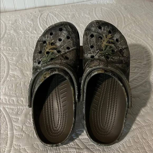 Men’s CROCS “real tree” camo size: 12 - Picture 2 of 7